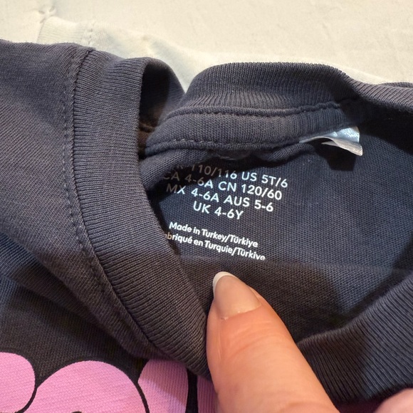 H&M Squishmallow Three Tee bundle 5T plus Squishmallow Slippers Size 11/12 - Picture 6 of 9